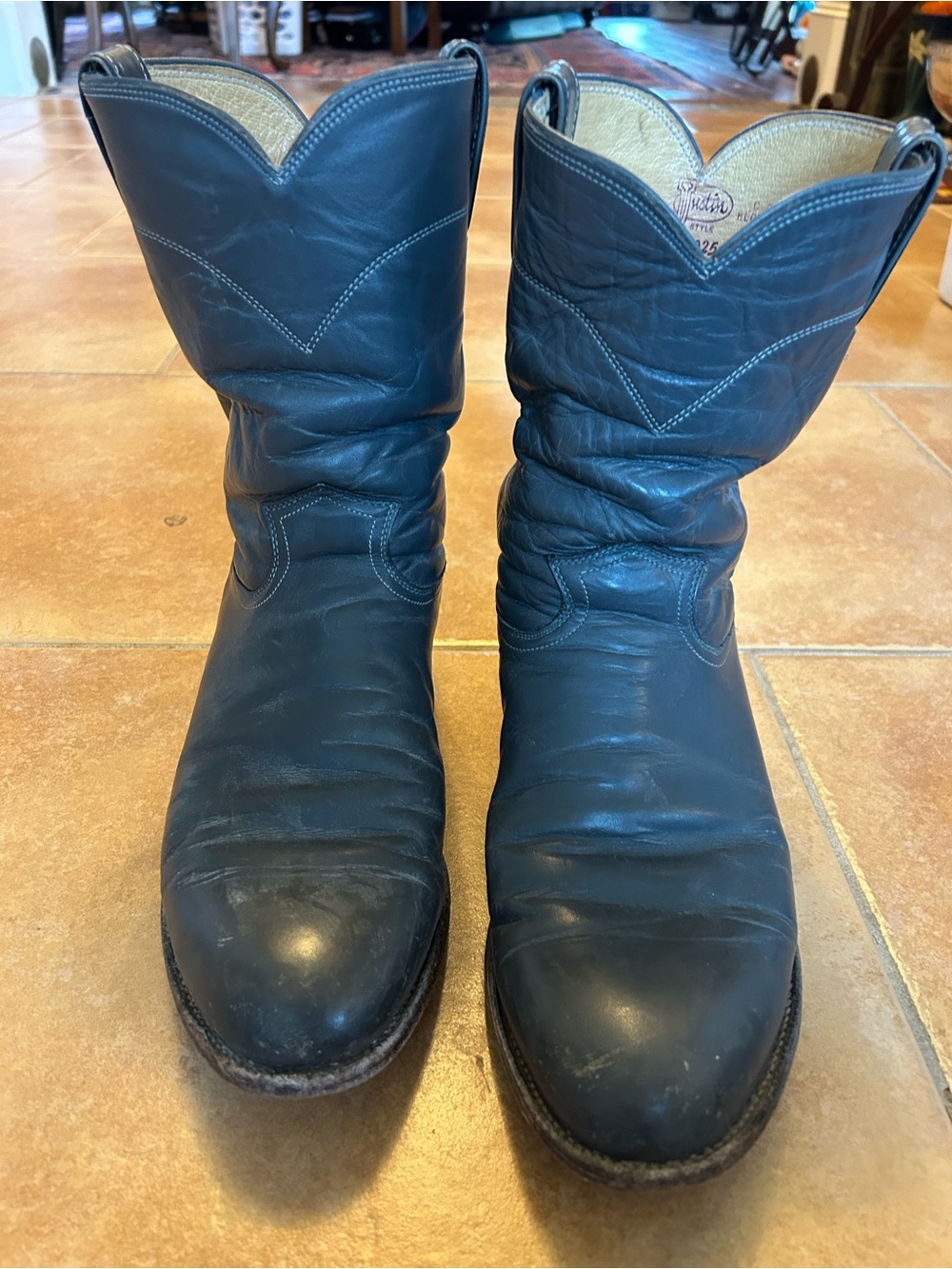 Justin men 10.5 EE classic grey roper cowboy boots